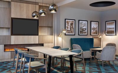 Coworking desk at Leonardo Hotel Southampton.