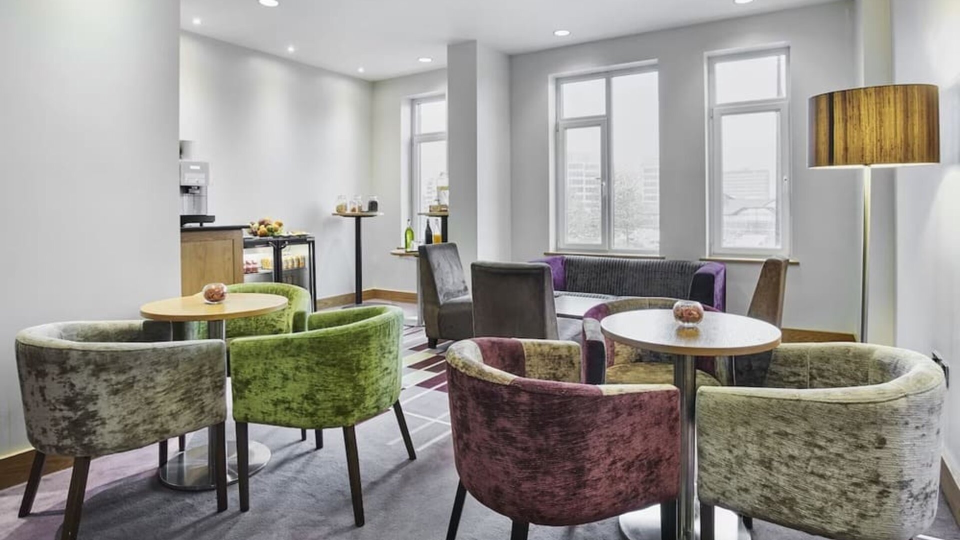 Hotel lounge space and coworking at Leonardo Hotel Swindon.