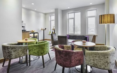 Hotel lounge space and coworking at Leonardo Hotel Swindon.