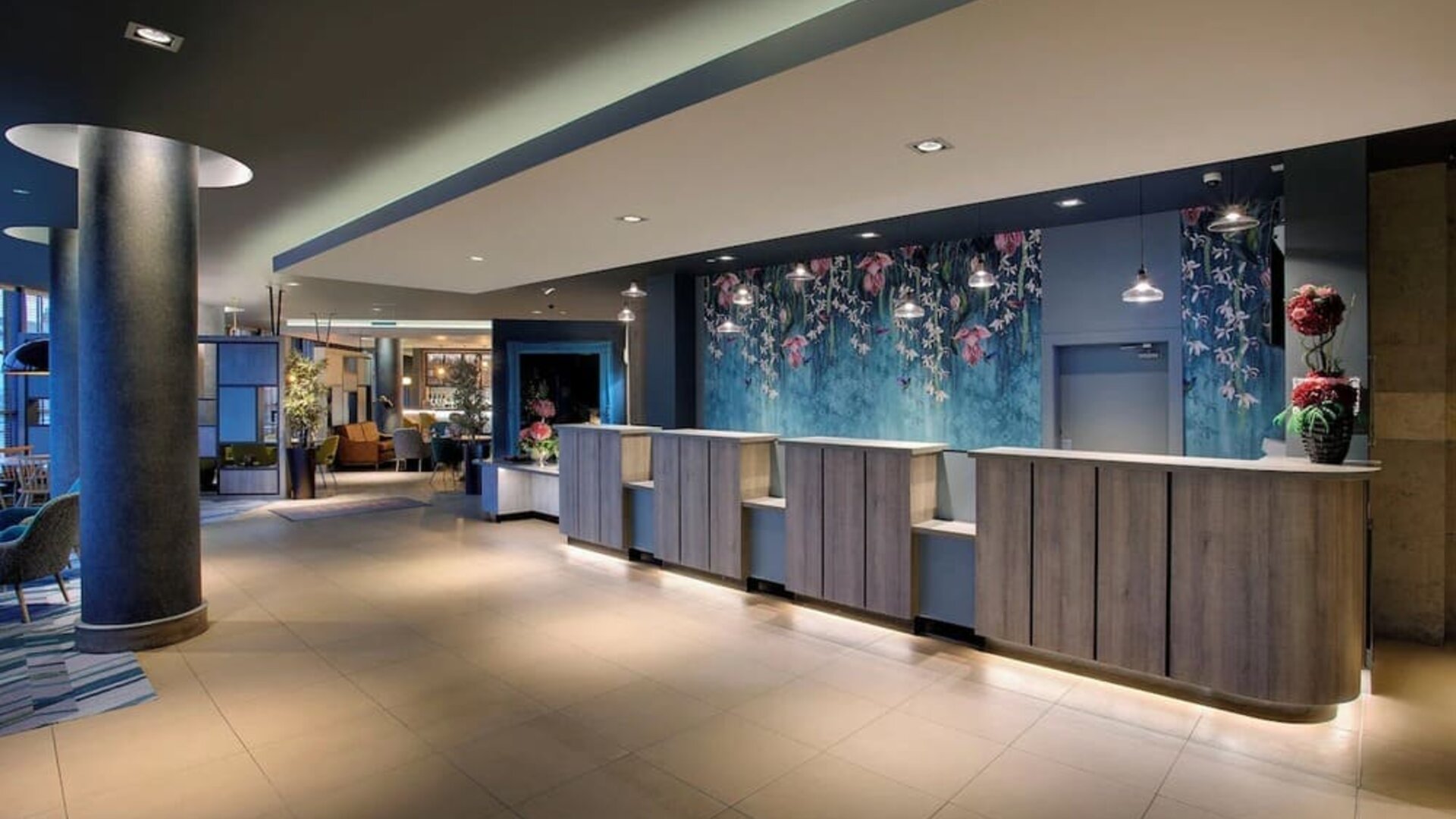 Hotel lobby and lounge at Leonardo Hotel Swindon.