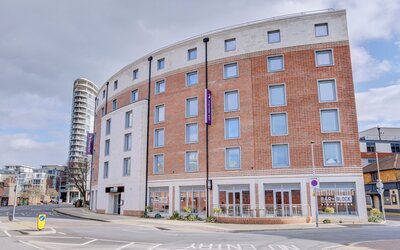 Premier Inn Portsmouth Dockyard