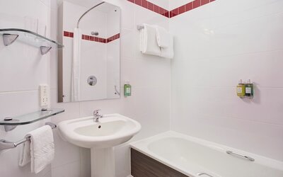 Leonardo Hotel Plymouth