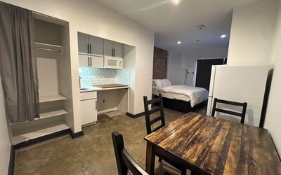 Day use room with kitchen perfect for coworking at Tribeca Hotel FiDi.