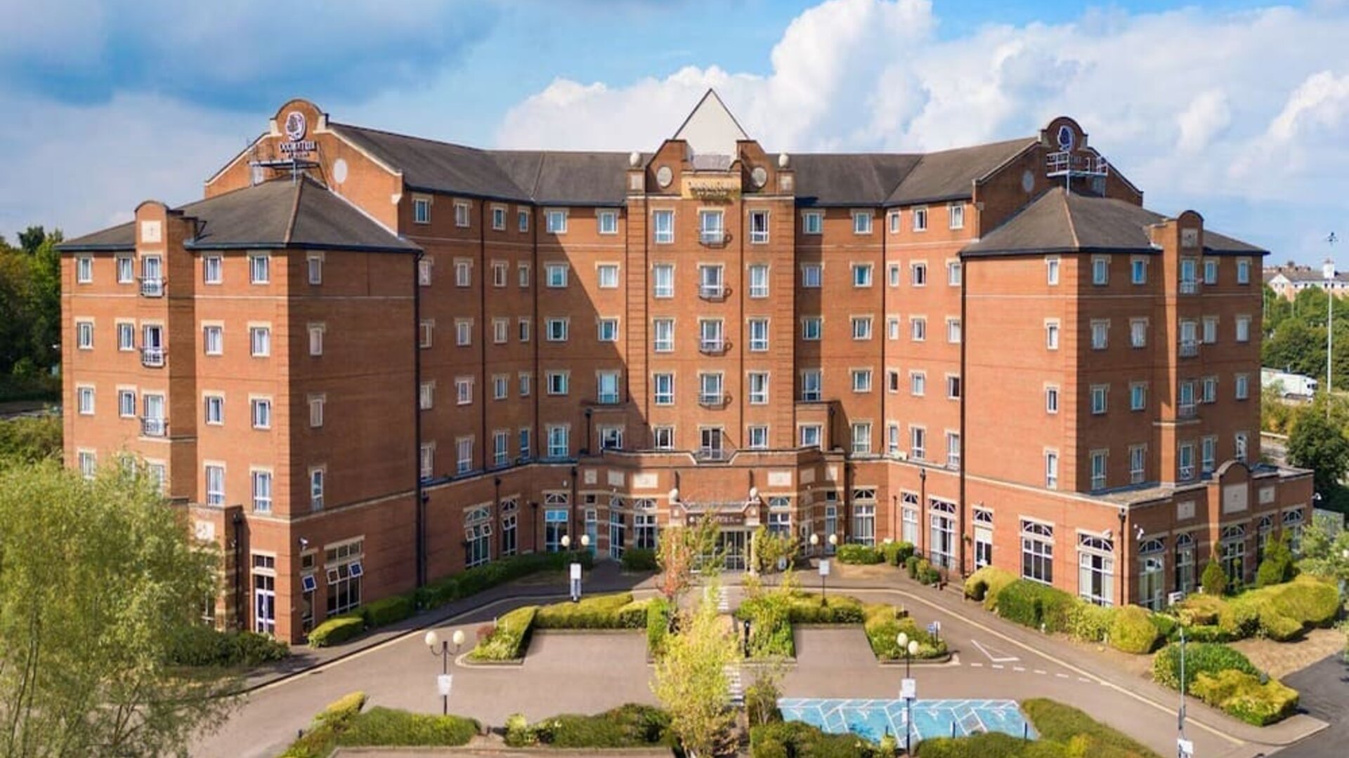 Hotel exterior at DoubleTree by Hilton Dartford Bridge.