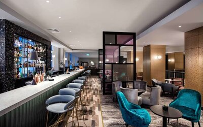 Hotel bar perfect for coworking at Hilton Edinburgh Carlton.