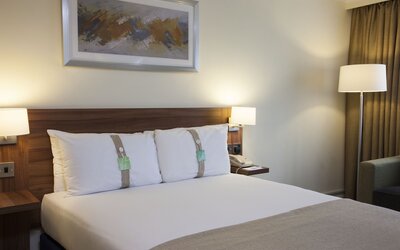 Holiday Inn Stoke on Trent M6, Jct 15 by IHG