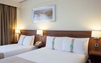 Holiday Inn Stoke on Trent M6, Jct 15 by IHG