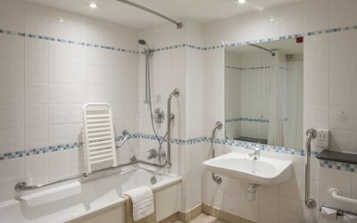 Holiday Inn Stoke on Trent M6, Jct 15 by IHG