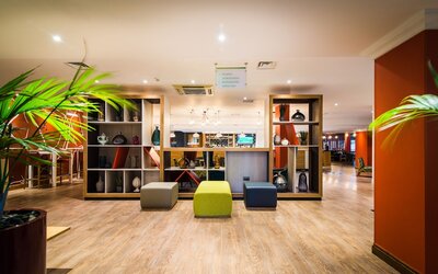 Holiday Inn Stoke on Trent M6, Jct 15 by IHG