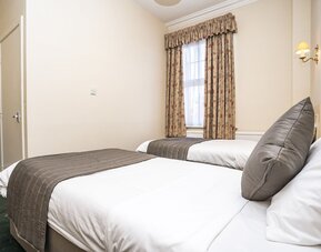 Borough Arms Hotel