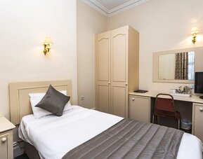 Borough Arms Hotel