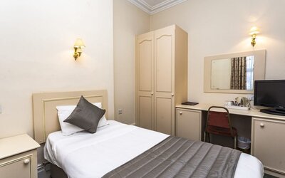 Borough Arms Hotel