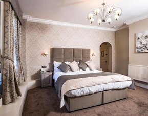 Borough Arms Hotel