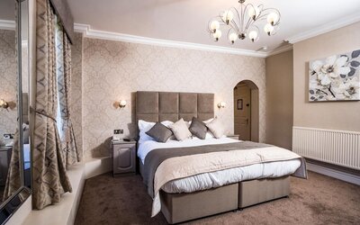Borough Arms Hotel