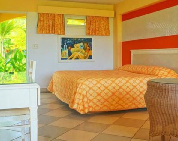 Hotel Las Olas Resort