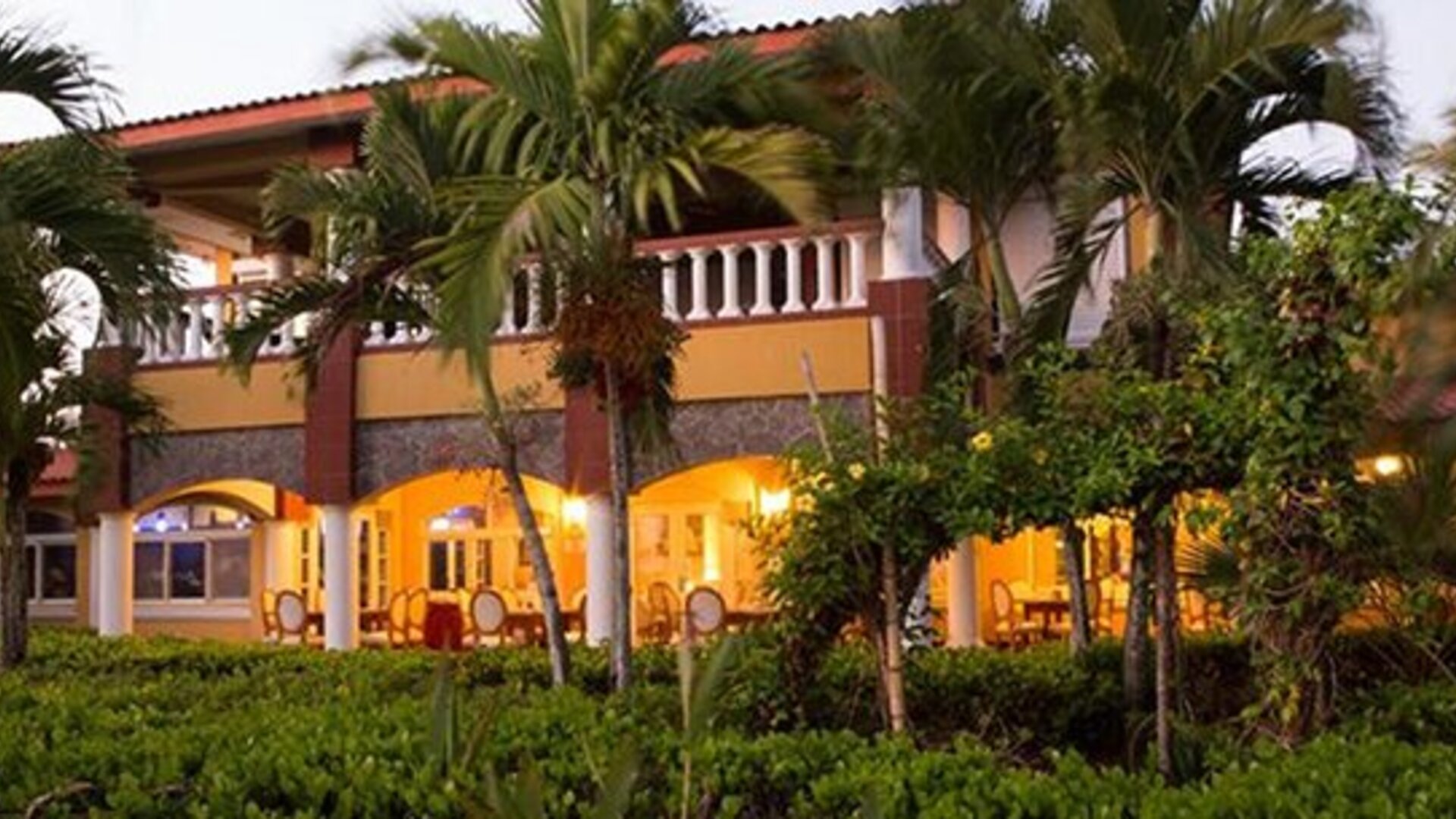 Hotel Las Olas Resort