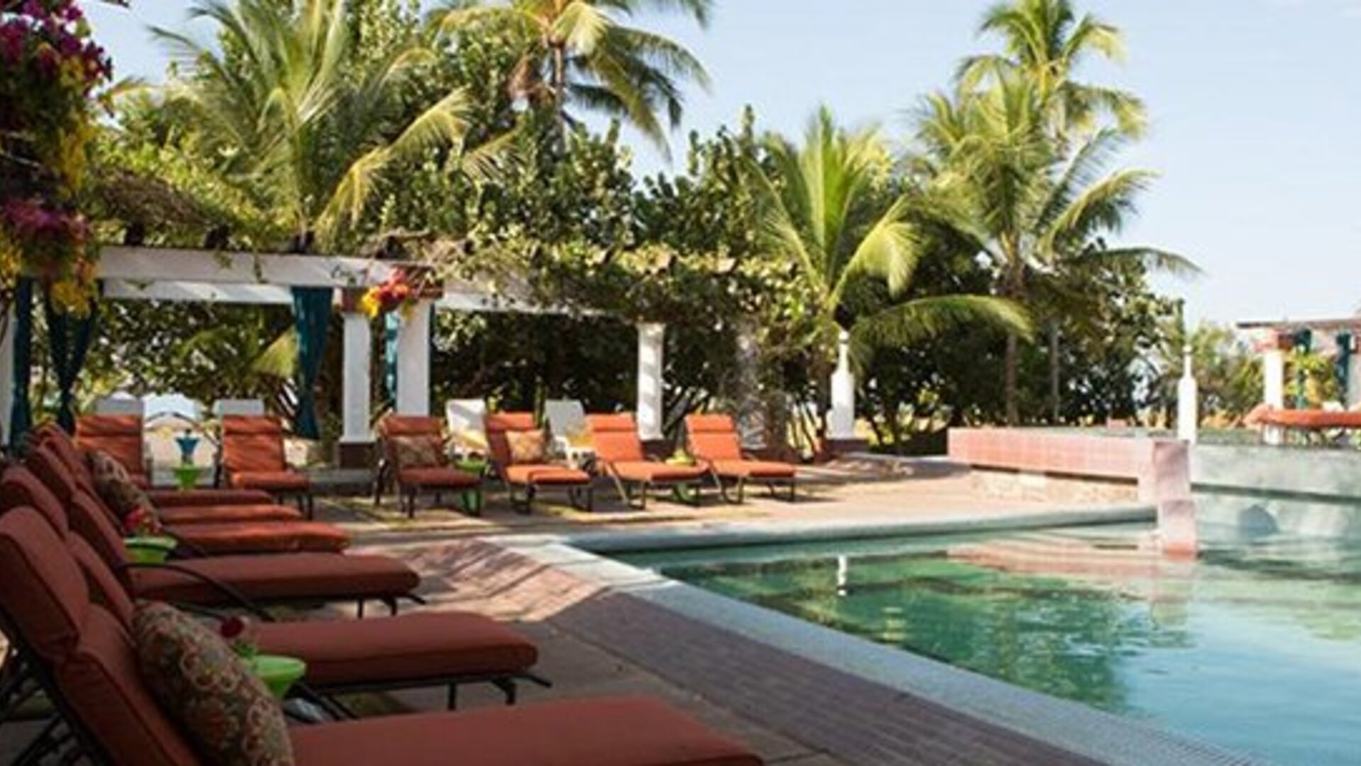 Hotel Las Olas Resort