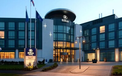 Hotel entrance at the Hilton Reading.