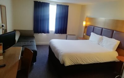 Purple Roomz