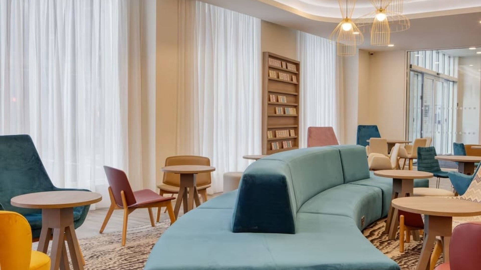 Comfortable lounge area and co-working at the Hampton by Hilton Manchester Northern Quarter.