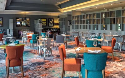 Dining area perfect for coworking at DoubleTree By Hilton Edinburgh Airport.