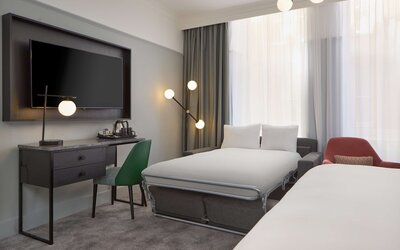 DoubleTree by Hilton Brighton Metropole