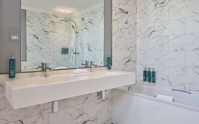 DoubleTree by Hilton Brighton Metropole