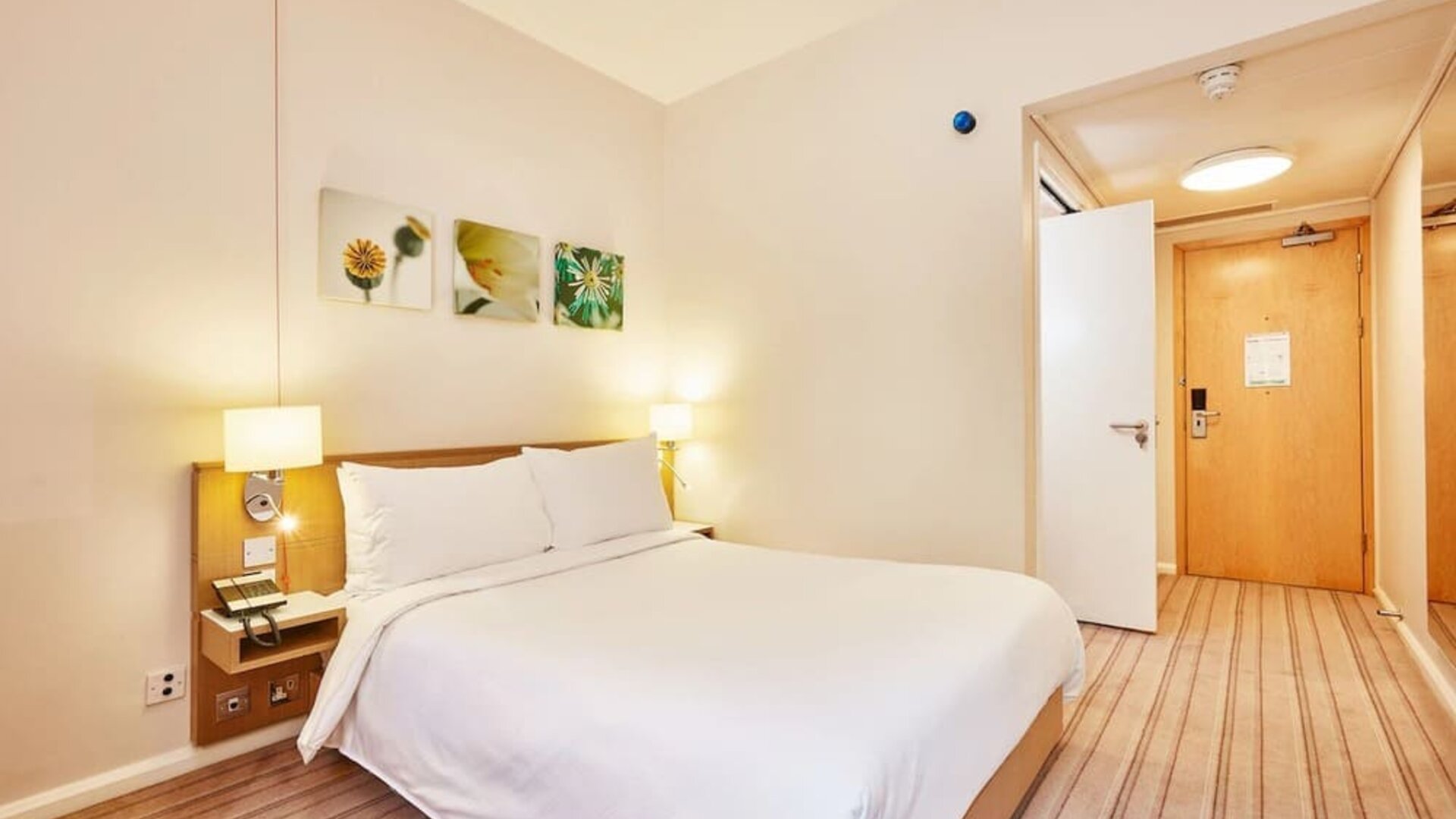 Day use room at Hilton Garden Inn Bristol City Centre.