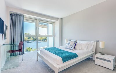Captains Club Hotel