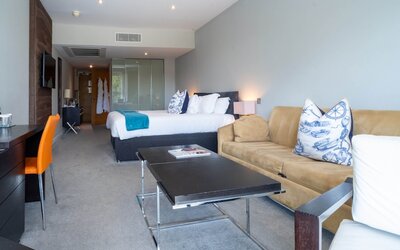 Captains Club Hotel