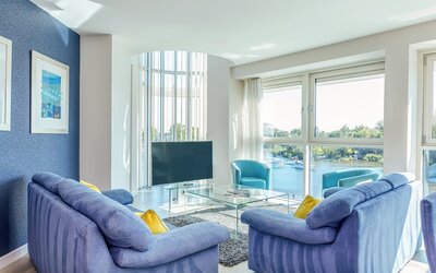 Captains Club Hotel