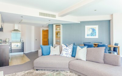 Captains Club Hotel