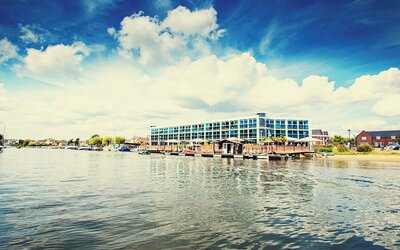 Captains Club Hotel