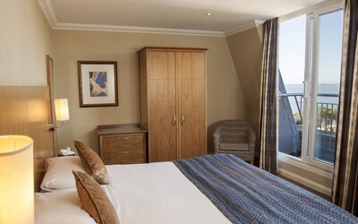 Harbour Heights Hotel
