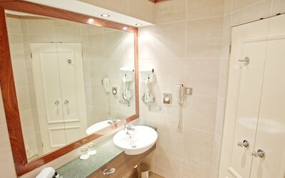 Harbour Heights Hotel