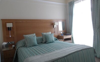 Phyllis Court Members Club