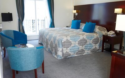 Phyllis Court Members Club