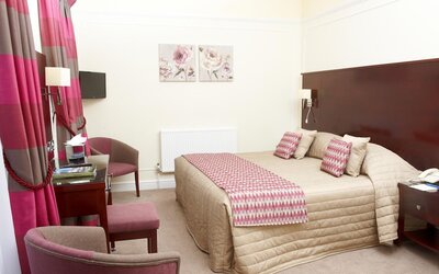 Phyllis Court Members Club