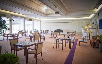 Phyllis Court Members Club