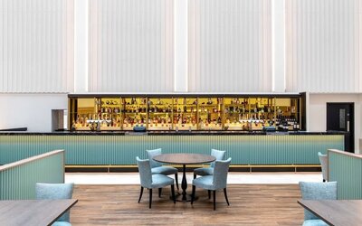 Bright bar area perfect for co-working at the Hilton London Gatwick Airport.