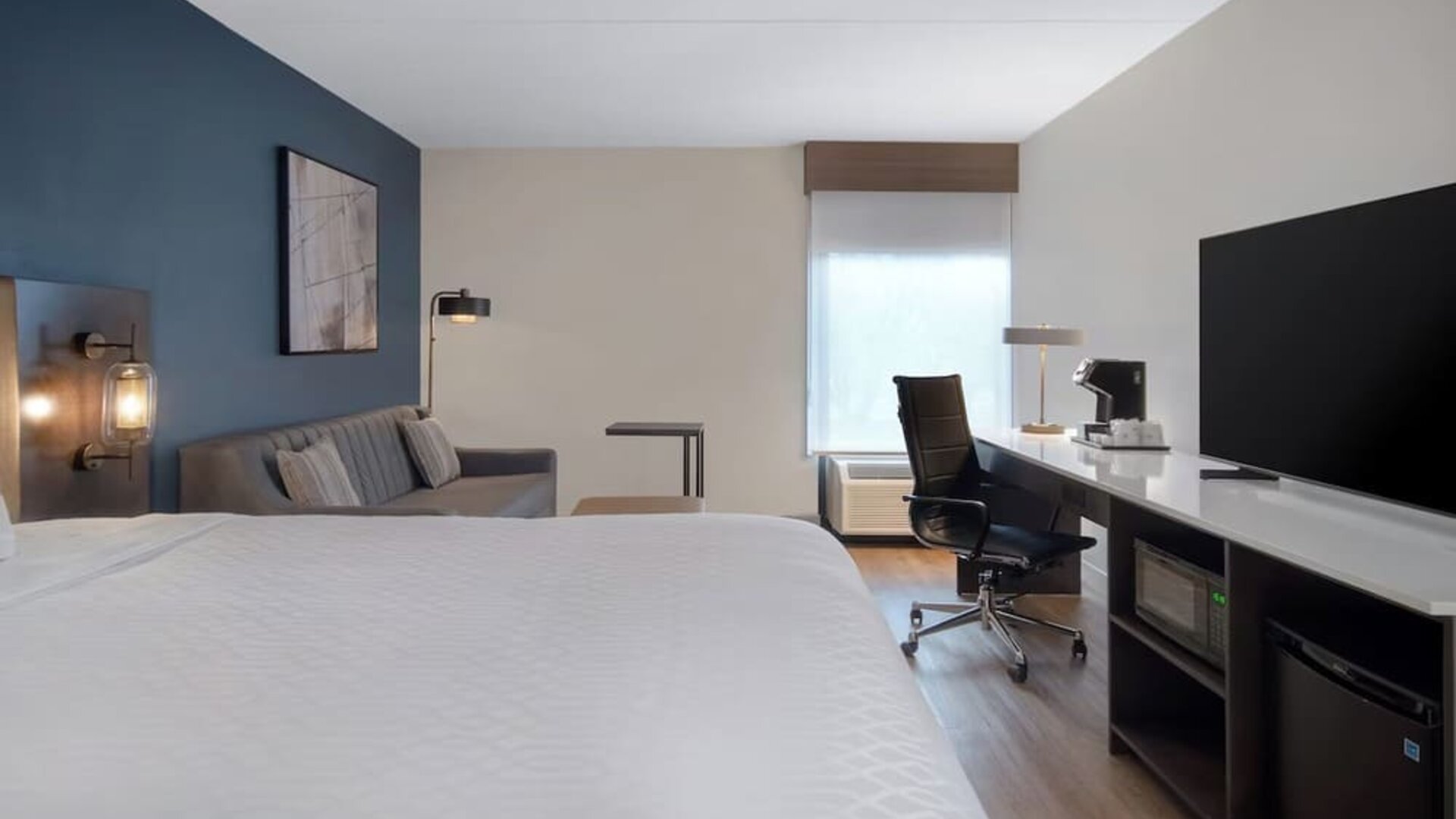 King room with TV at Best Western Plus Secaucus Meadowlands.