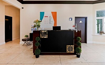 OYO The Baltimore Hotel