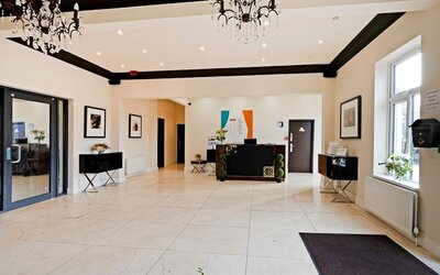 OYO The Baltimore Hotel