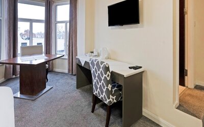 OYO The Baltimore Hotel