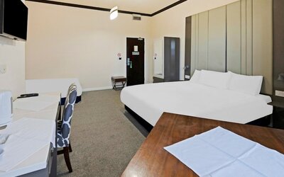 OYO The Baltimore Hotel