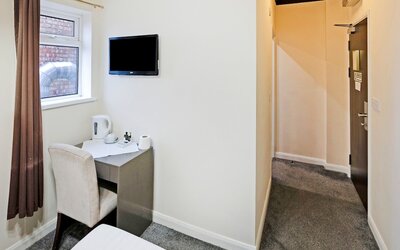 OYO The Baltimore Hotel