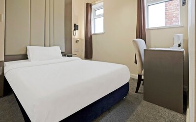 OYO The Baltimore Hotel