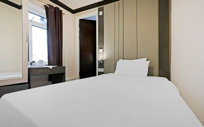 OYO The Baltimore Hotel