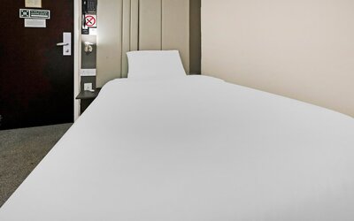 OYO The Baltimore Hotel