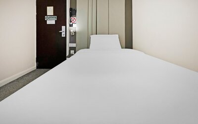 OYO The Baltimore Hotel